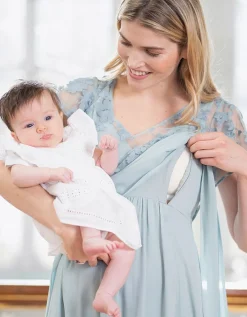 New Seraphine Salbeigrunes Maxikleid Aus Spitze Und Seidenchiffon Fur Umstands- Und Stillanlasse