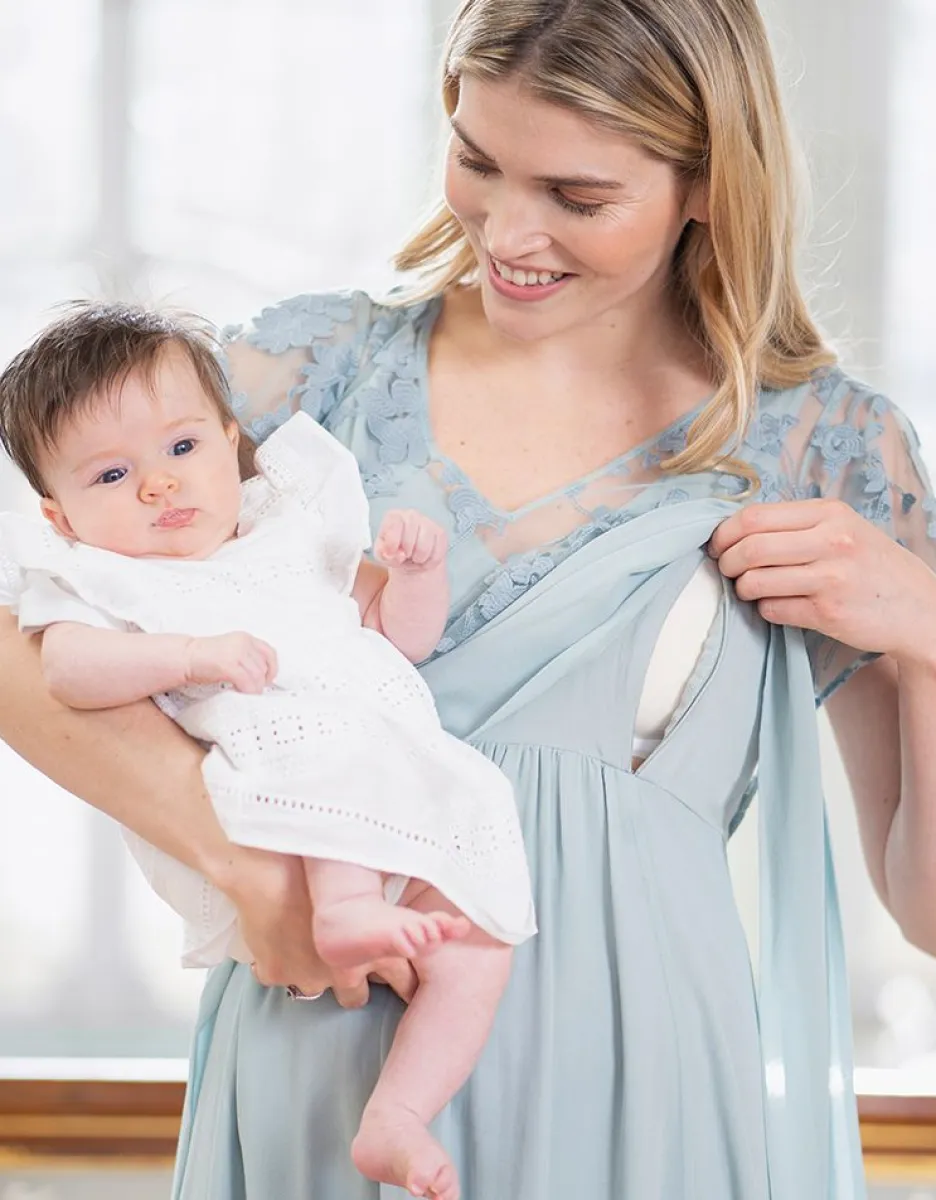 New Seraphine Salbeigrunes Maxikleid Aus Spitze Und Seidenchiffon Fur Umstands- Und Stillanlasse